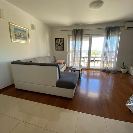 شقة Apartman Mila Kaštela المظهر الخارجي الصورة