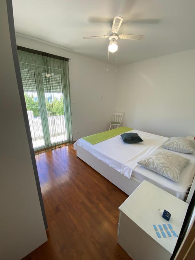 شقة Apartman Mila Kaštela المظهر الخارجي الصورة